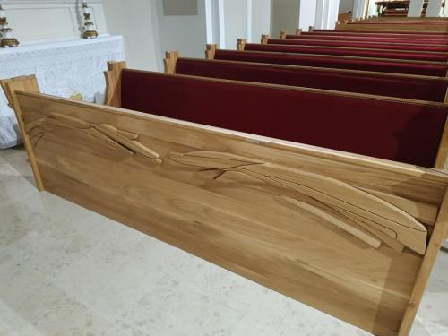 Nové kostolné lavice (BGA Zrt.)